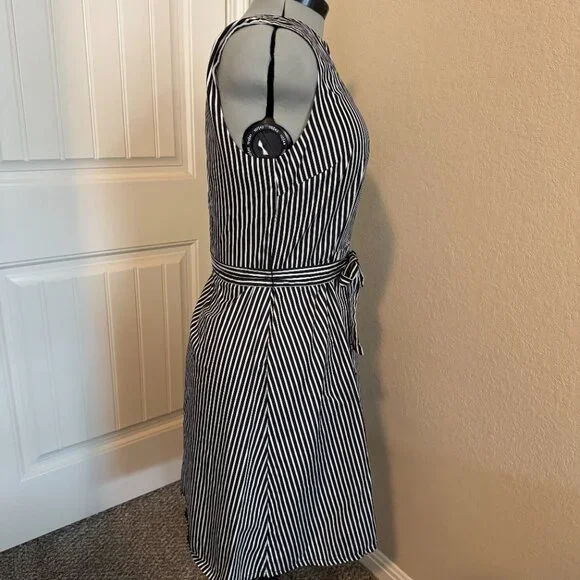 LOFT Black & White Striped Sleeveless Fit & Flare Dress | Size 14 - Picture 4 of 5
